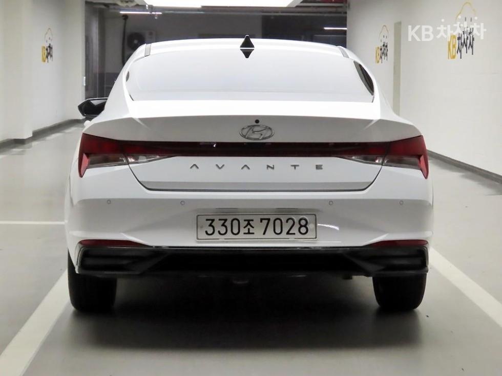 Hyundai Avante — фото 3