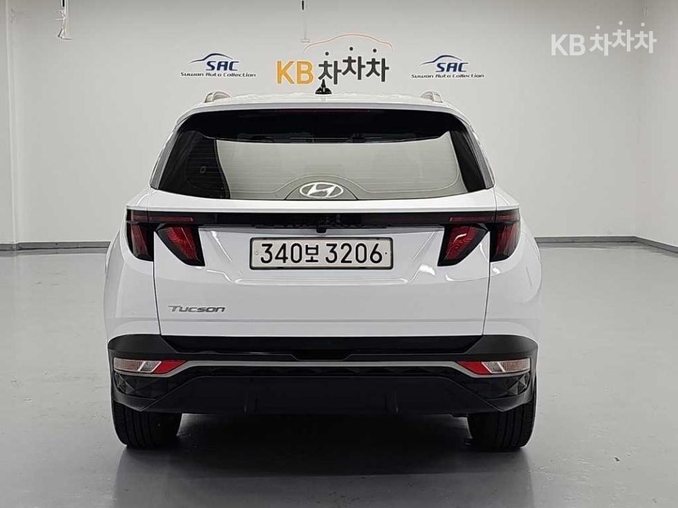 Hyundai Premium — фото 3