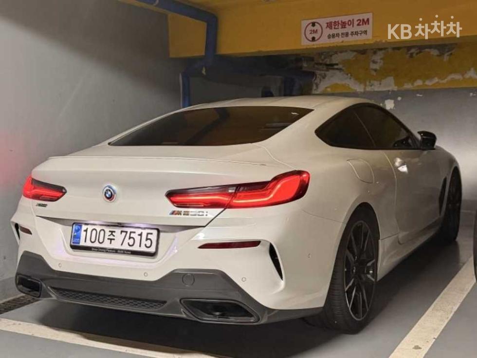 BMW 8 Series BASE MODEL — фото 3
