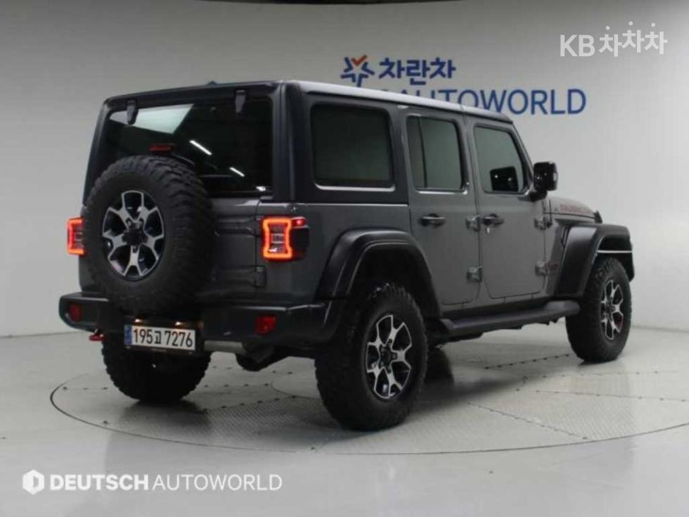 Jeep Wrangler BASE MODEL — фото 2