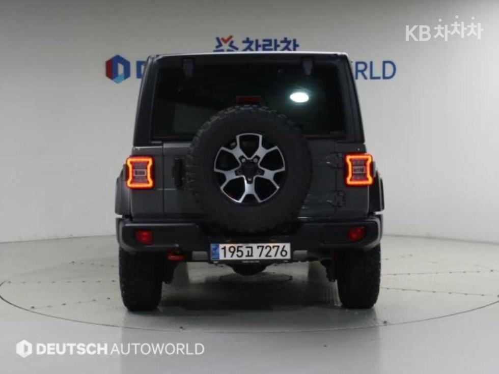 Jeep Wrangler BASE MODEL — фото 4