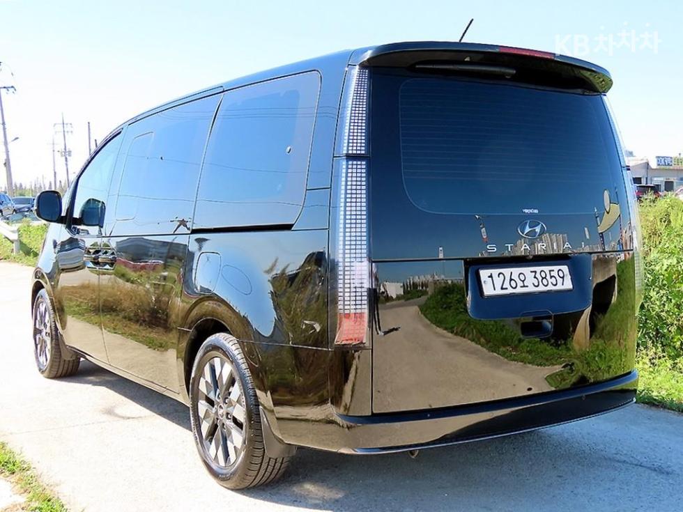 Hyundai Staria PRESTIGE — фото 3