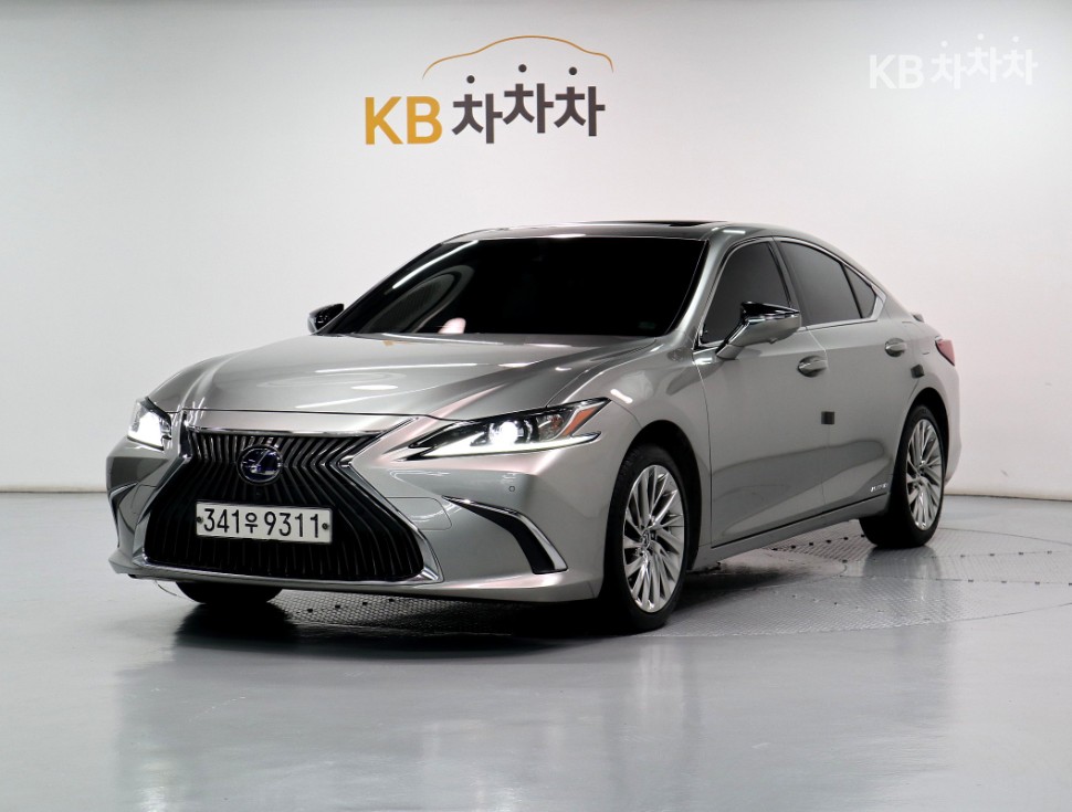 Lexus ES Executive — фото 1
