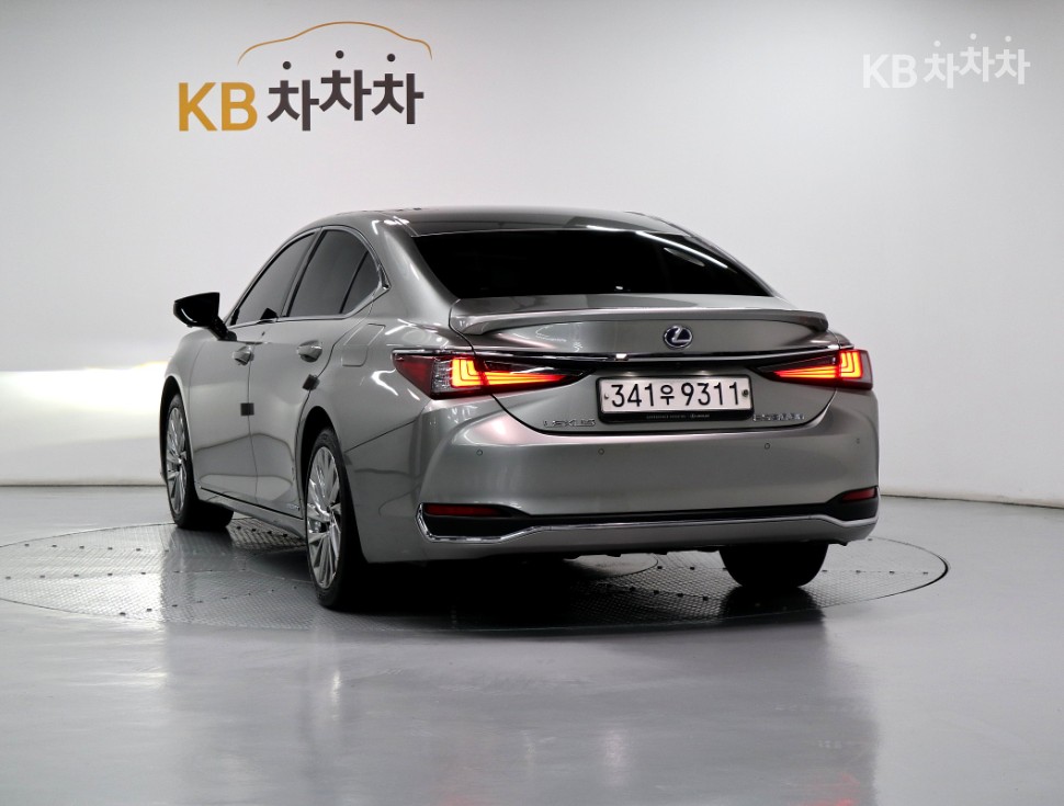 Lexus ES Executive — фото 4