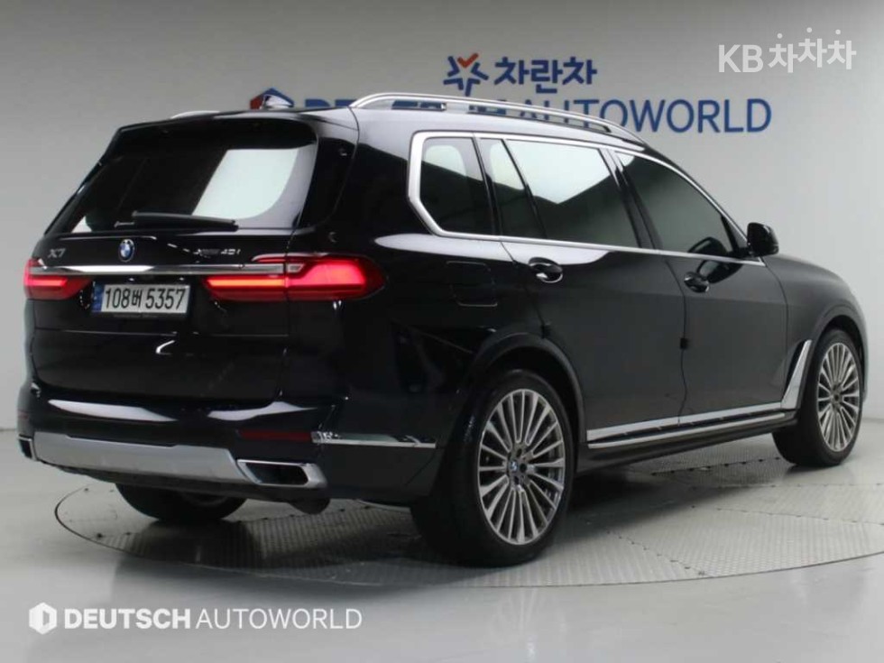 BMW X7 6 — фото 2