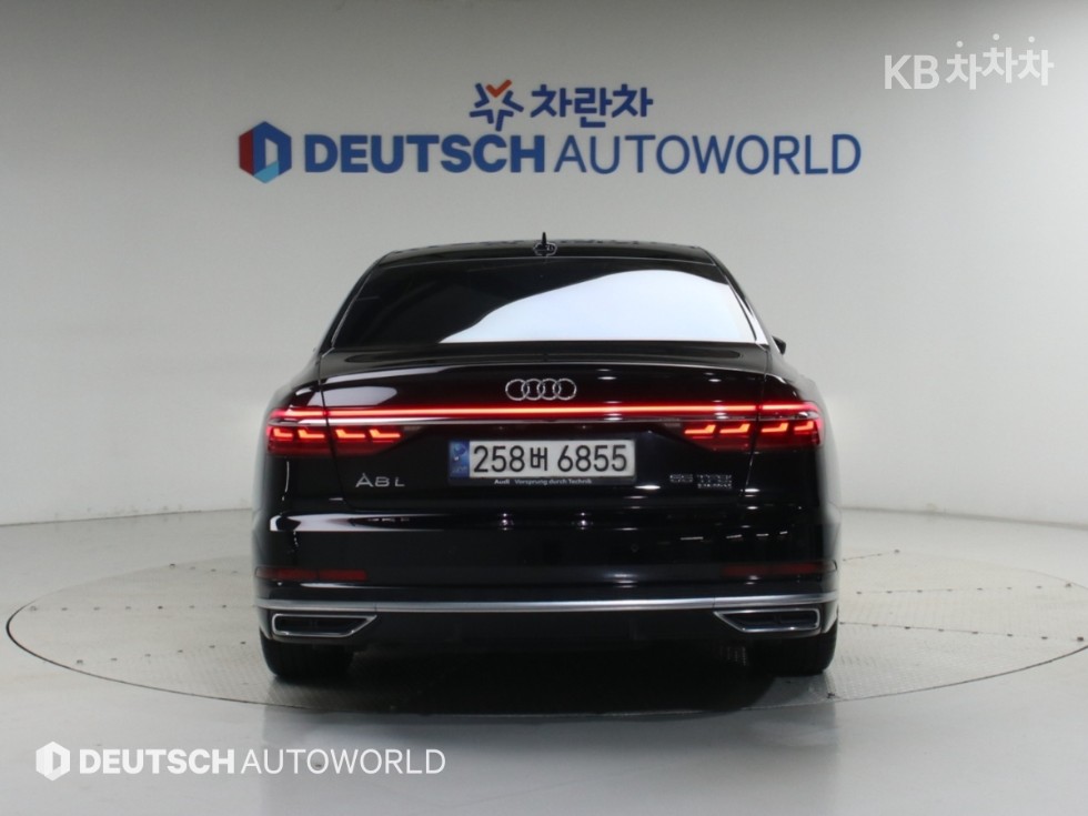 Audi A8 — фото 4