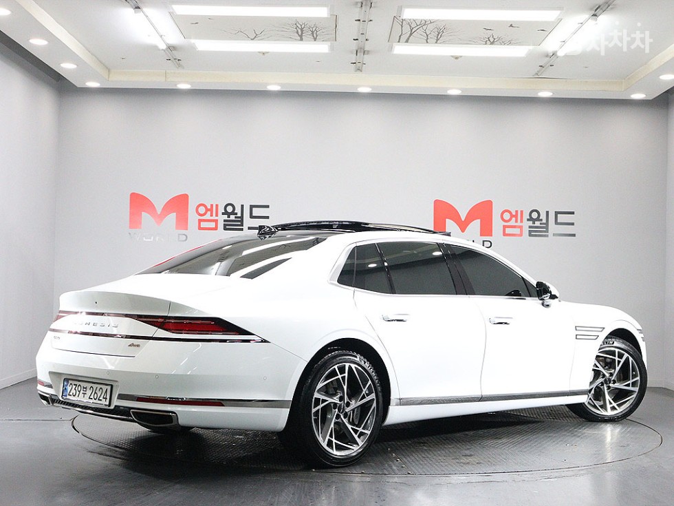 Genesis G90 BASE MODEL — фото 3