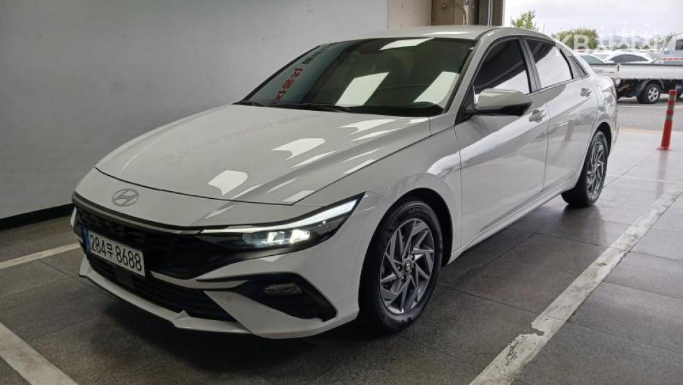Hyundai Avante — фото 1