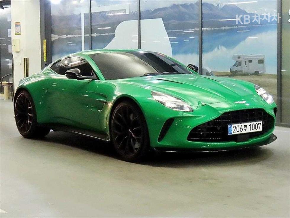 Aston Martin Vantage — фото 1