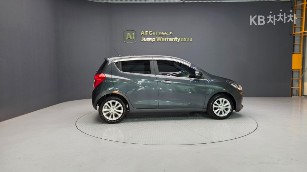 GM Korea Chevrolet Spark BASE MODEL — фото 3