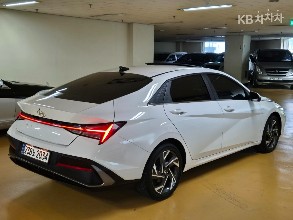 Hyundai Avante INSPIRATION — фото 4