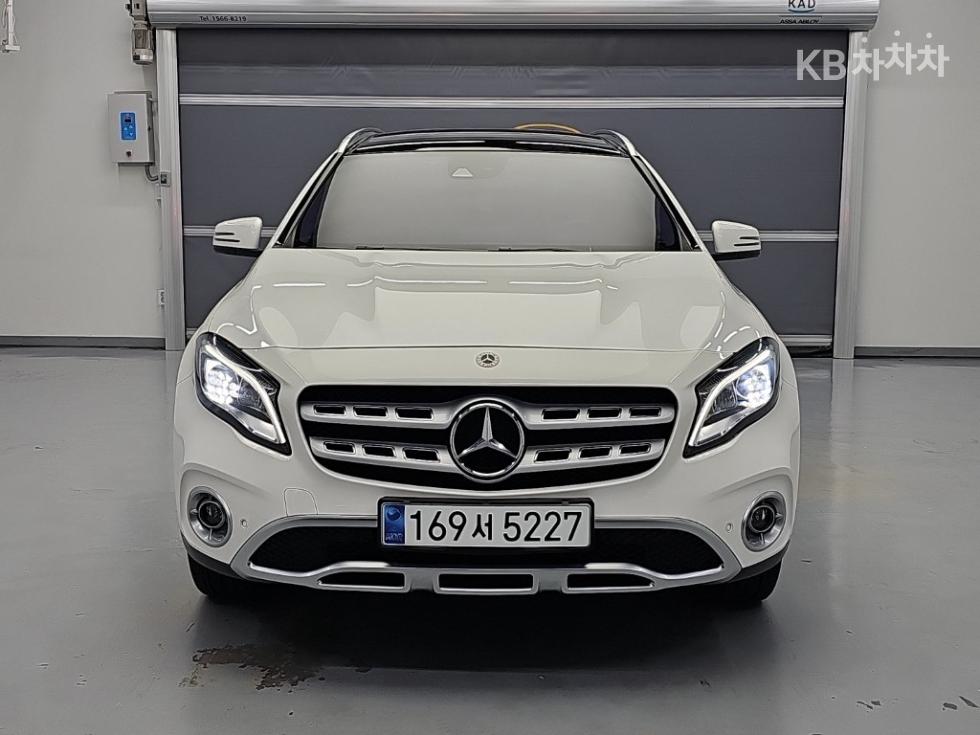 Mercedes-Benz GLA-Class BASE MODEL — фото 2