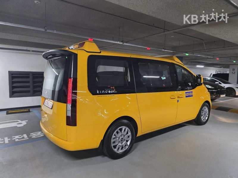Hyundai Staria BASE MODEL — фото 4
