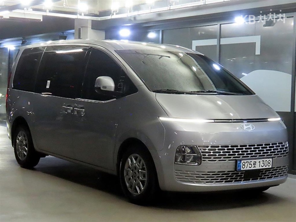 Hyundai Staria — фото 1