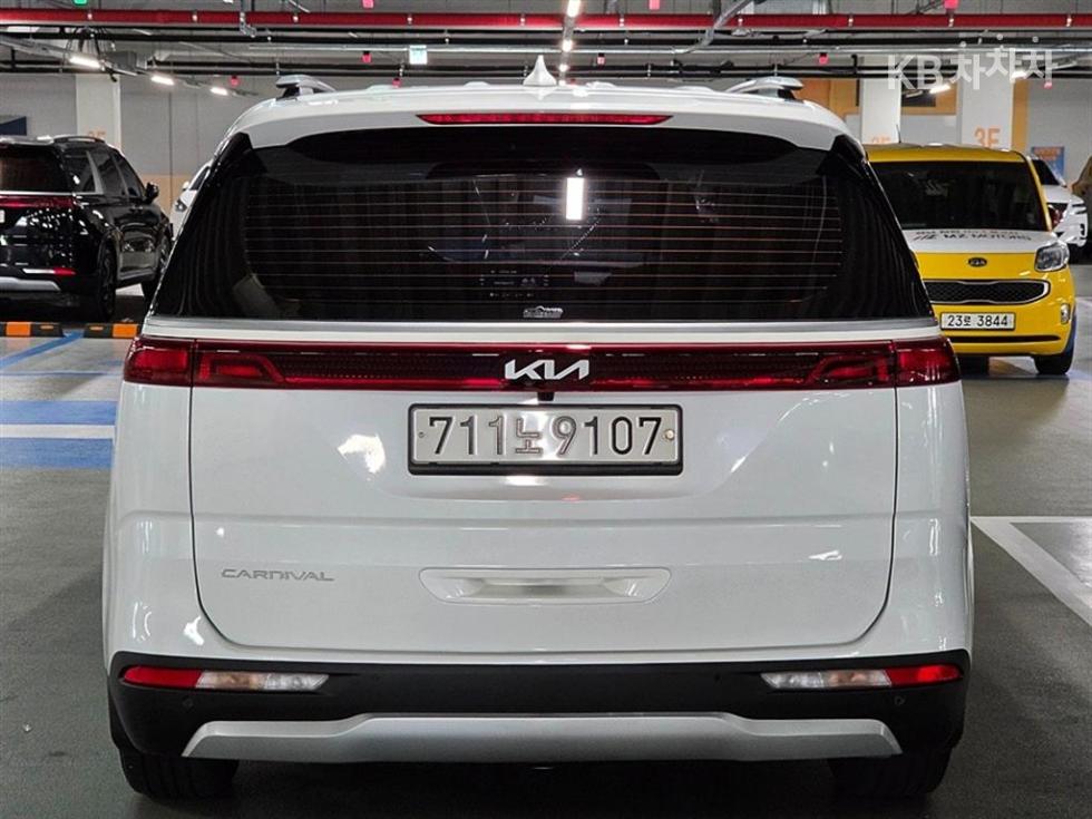 Kia Carnival PRESTIGE — фото 3