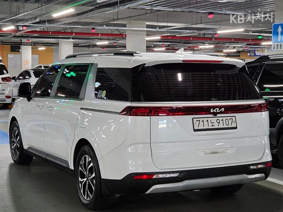 Kia Carnival PRESTIGE — фото 4
