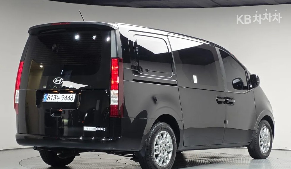 Hyundai Staria — фото 2