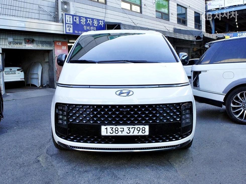 Hyundai Staria BASE MODEL — фото 3
