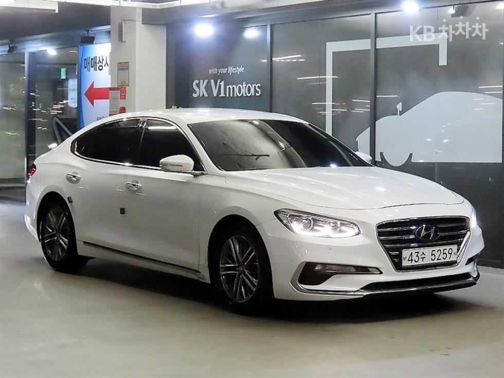 Hyundai Grandeur BASE MODEL — фото 1
