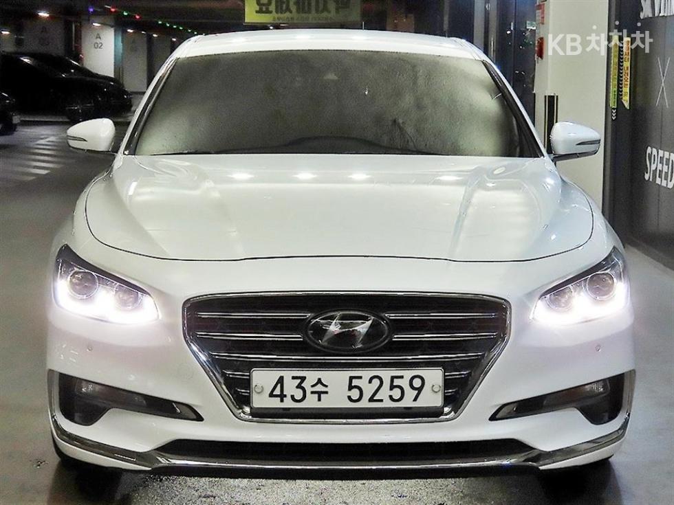 Hyundai Grandeur BASE MODEL — фото 2