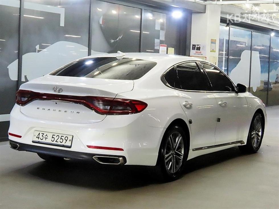 Hyundai Grandeur BASE MODEL — фото 4