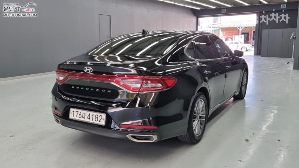 Hyundai Grandeur BASE MODEL — фото 2