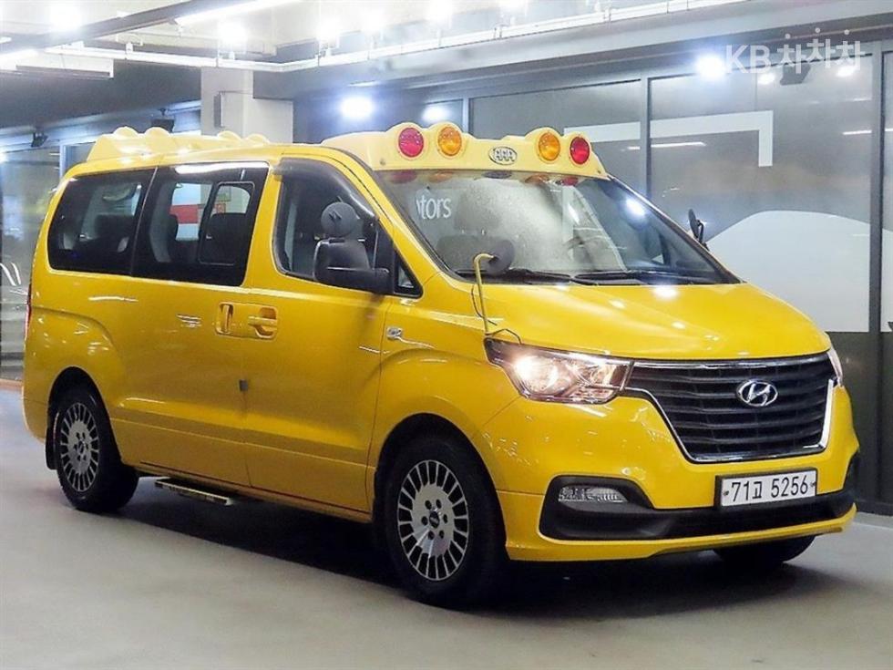 Hyundai Starex — фото 1