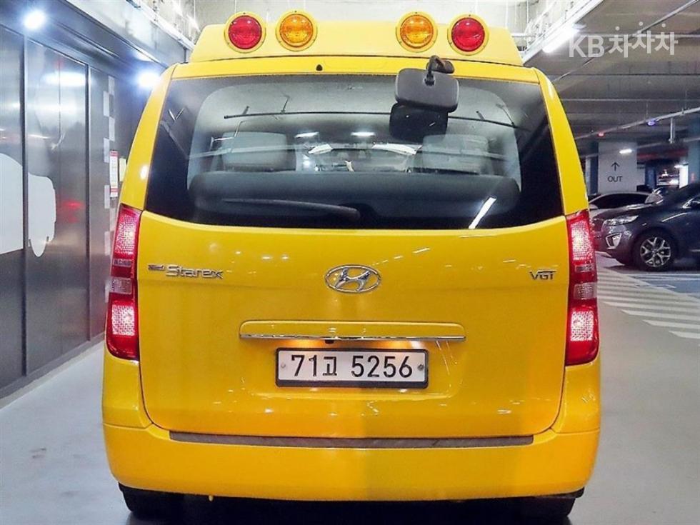 Hyundai Starex — фото 3
