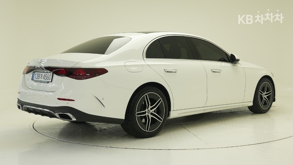 Mercedes-Benz E-Class AMG Line — фото 4