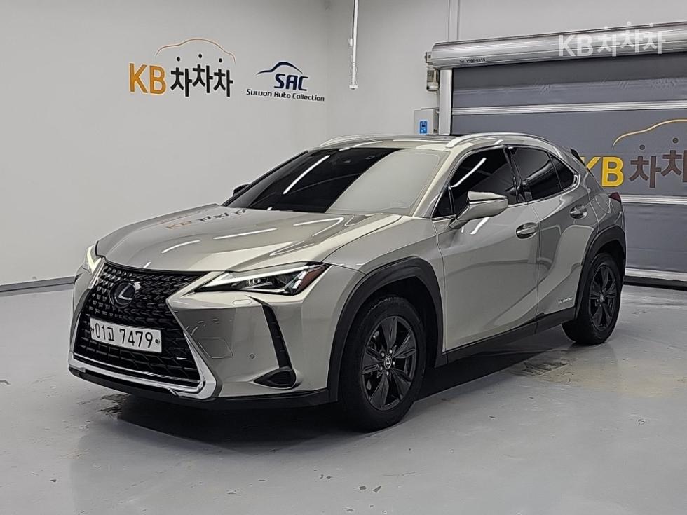 Lexus UX BASE MODEL — фото 1
