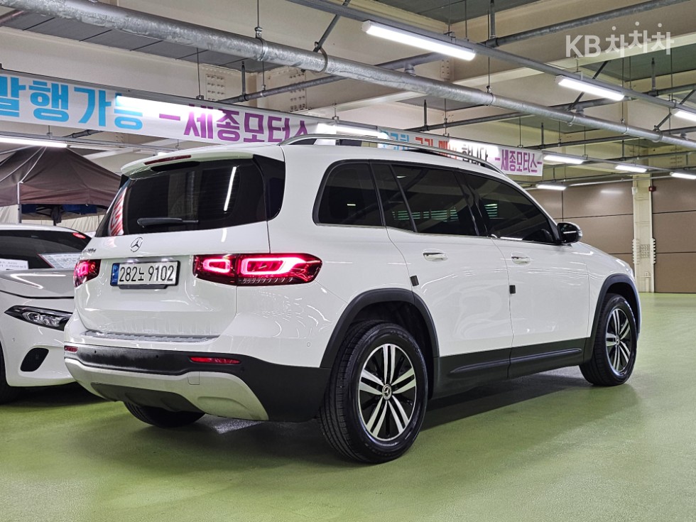 Mercedes-Benz GLB-Class — фото 2