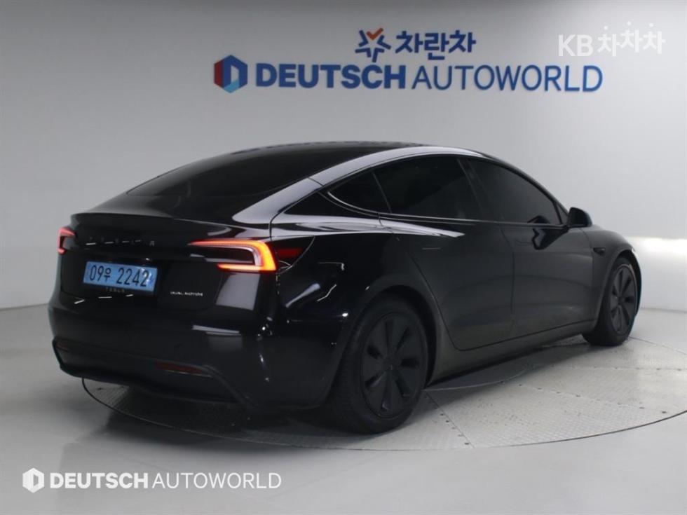 Tesla Model 3 — фото 2