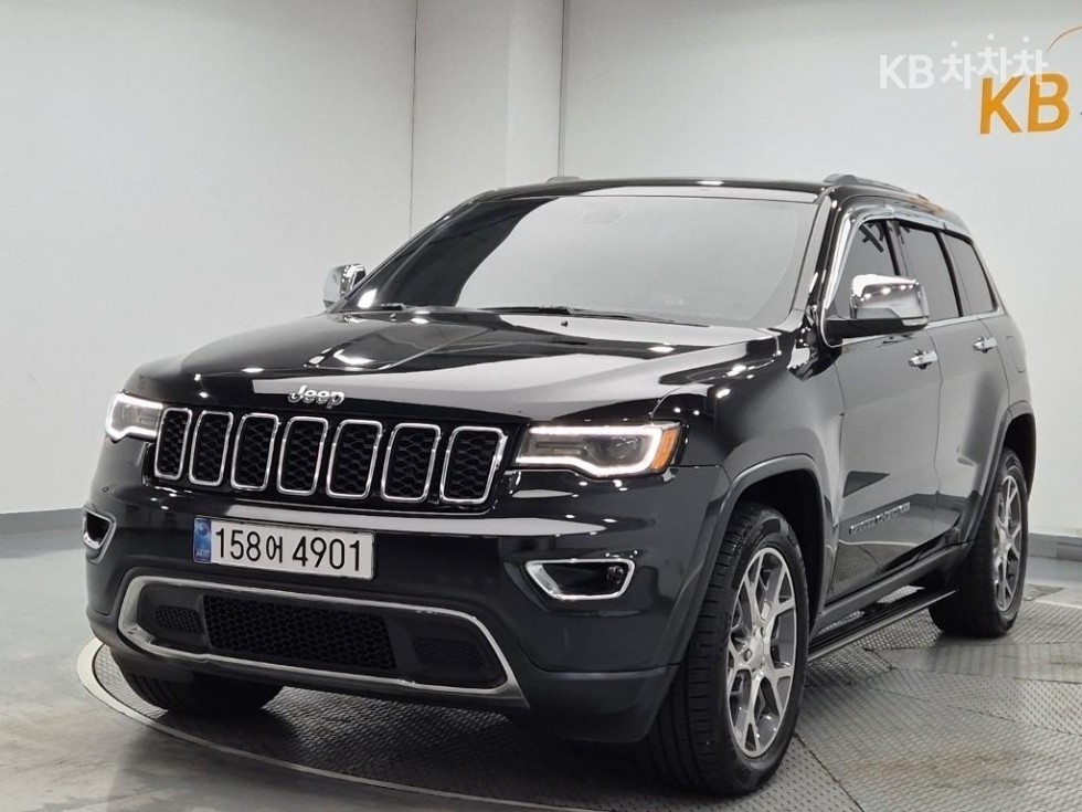 Jeep Cherokee WK — фото 1