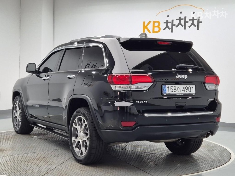 Jeep Cherokee WK — фото 2
