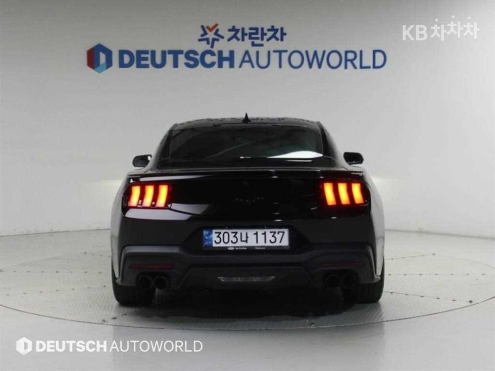 Ford Mustang Premium — фото 4