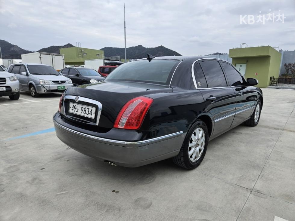 Kia Opirus — miniaturë 3