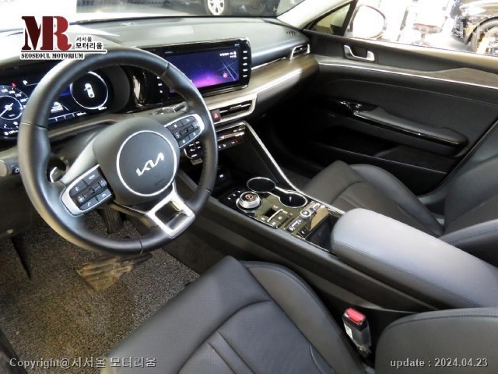 2023 - kia k5