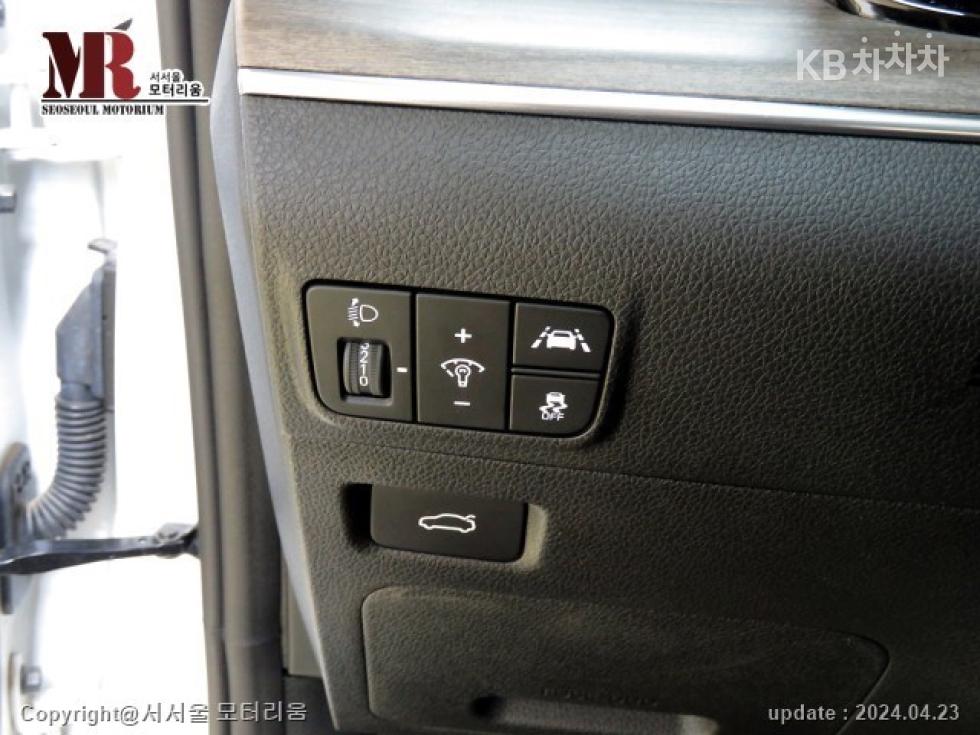 2023 - kia k5