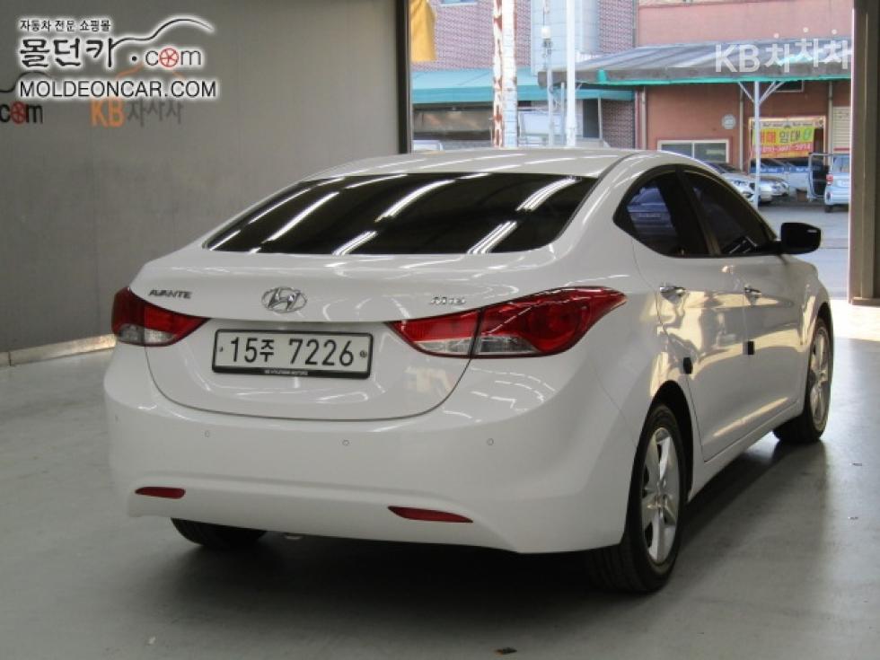 Hyundai Avante — miniaturë 3