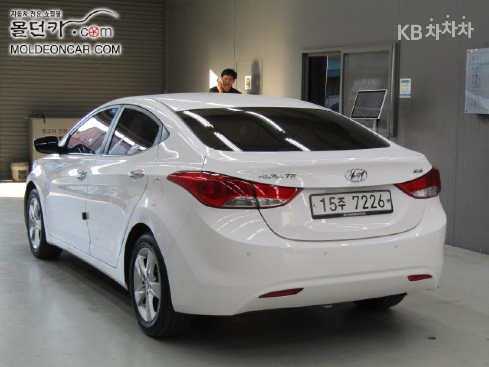 Hyundai Avante — miniaturë 4