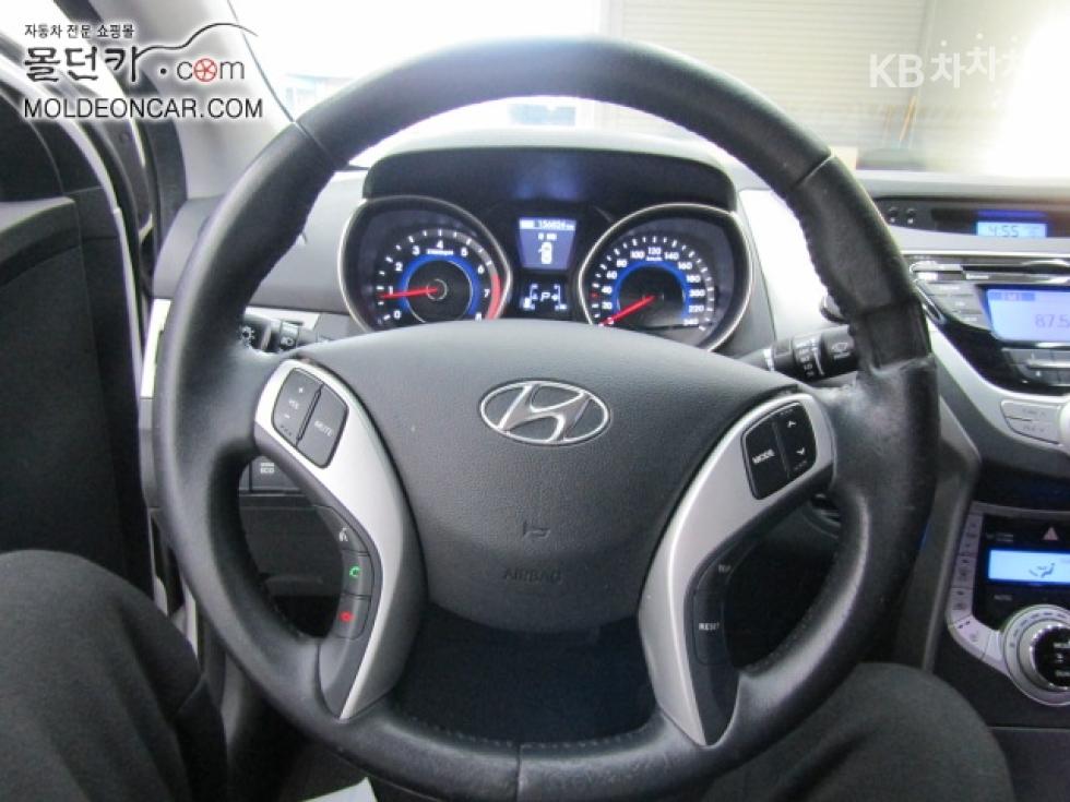 Hyundai Avante — miniaturë 9