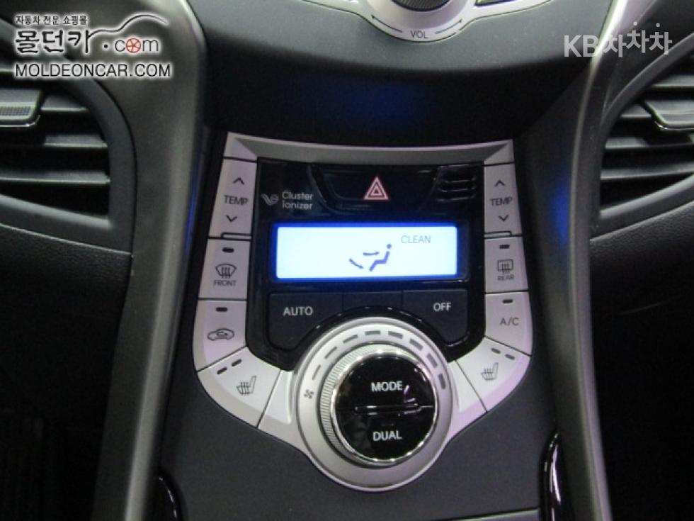 Hyundai Avante — miniaturë 11