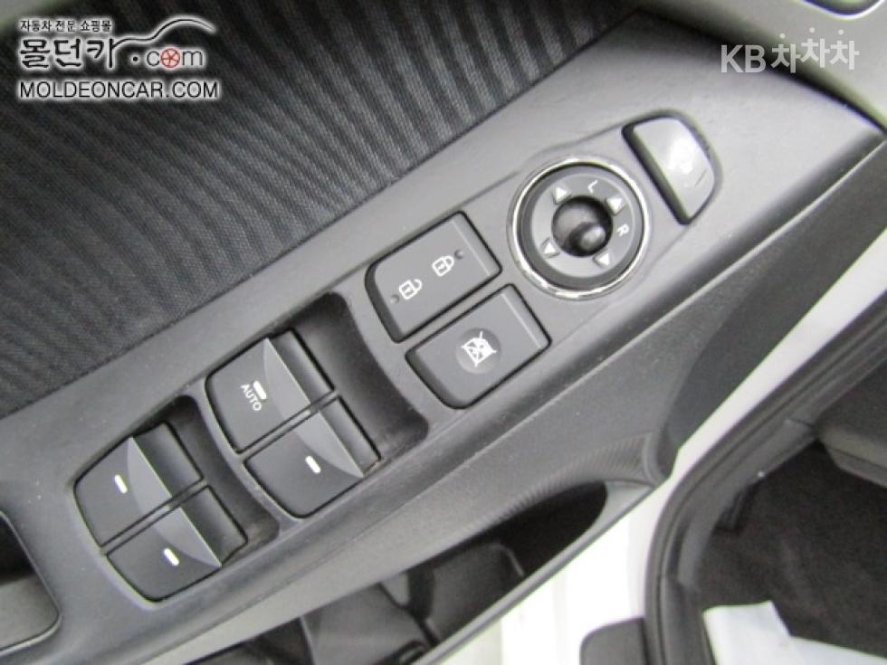Hyundai Avante — miniaturë 13
