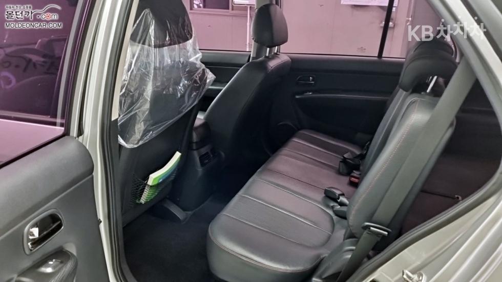 Kia Carens — miniaturë 10