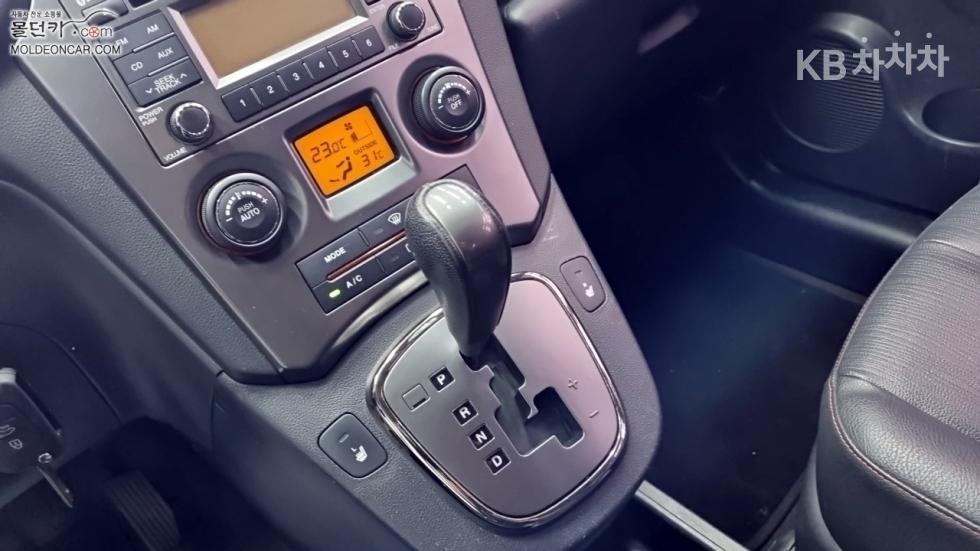 Kia Carens — miniaturë 14