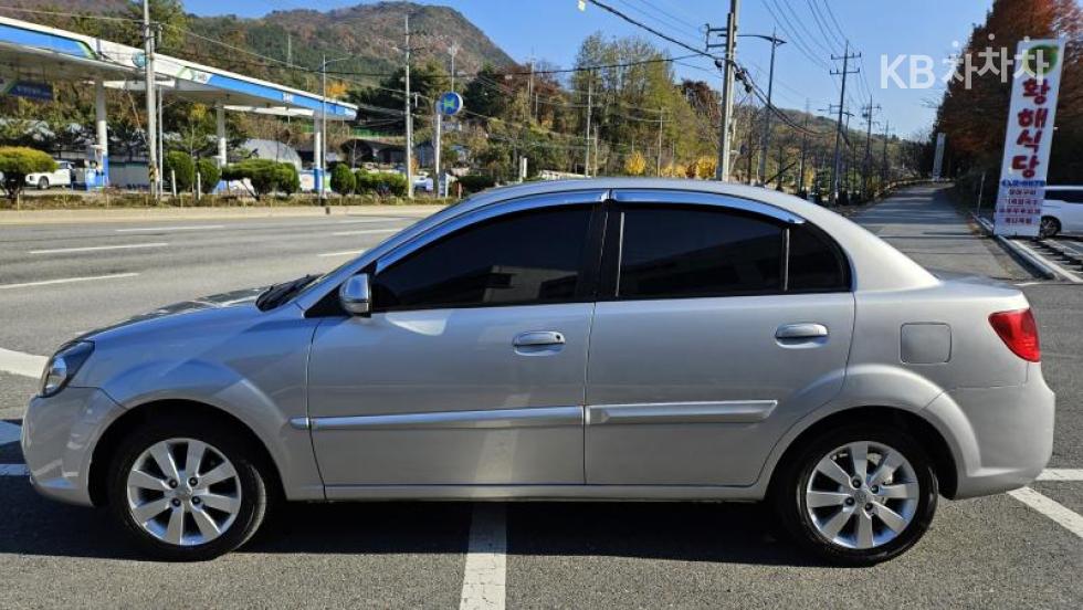 2011 - kia pride