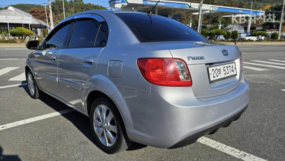 2011 - kia pride