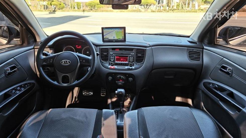 2011 - kia pride