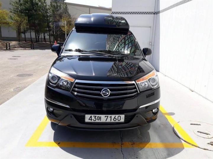 KG Mobility (Ssangyong) Korando Turismo 4WD Chateau high-roof luxury High Limousine 3