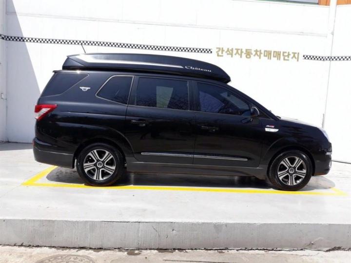 KG Mobility (Ssangyong) Korando Turismo 4WD Chateau high-roof luxury High Limousine 5